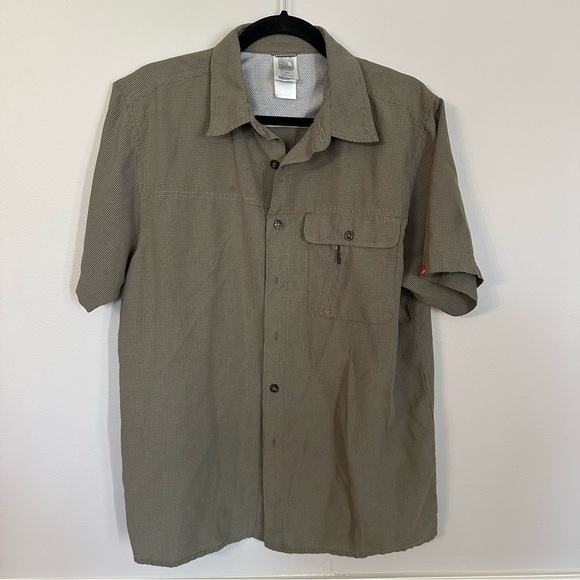The North Face Men’s Short Sleeve Green & White Button Up Fishing Shirt Sz M GUC - Picture 2 of 8